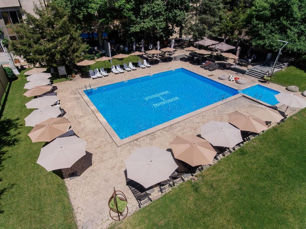 President Hotel By Hrazdan Hotel Cjsc Jereván Kültér fotó