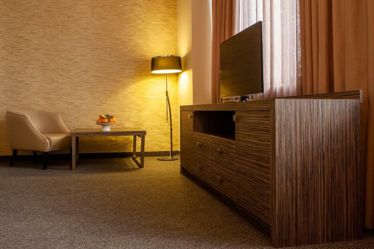 President Hotel By Hrazdan Hotel Cjsc Jereván Kültér fotó