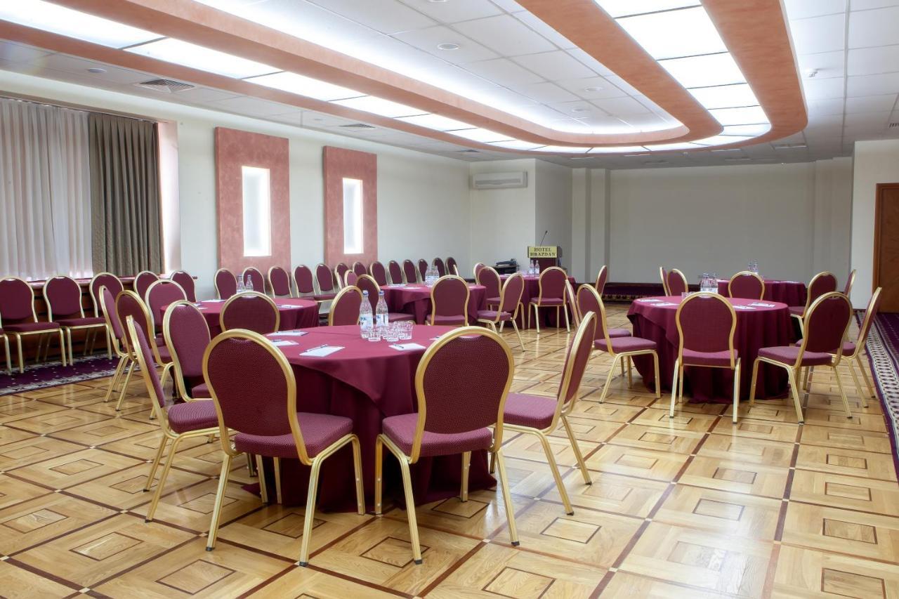 President Hotel By Hrazdan Hotel Cjsc Jereván Kültér fotó