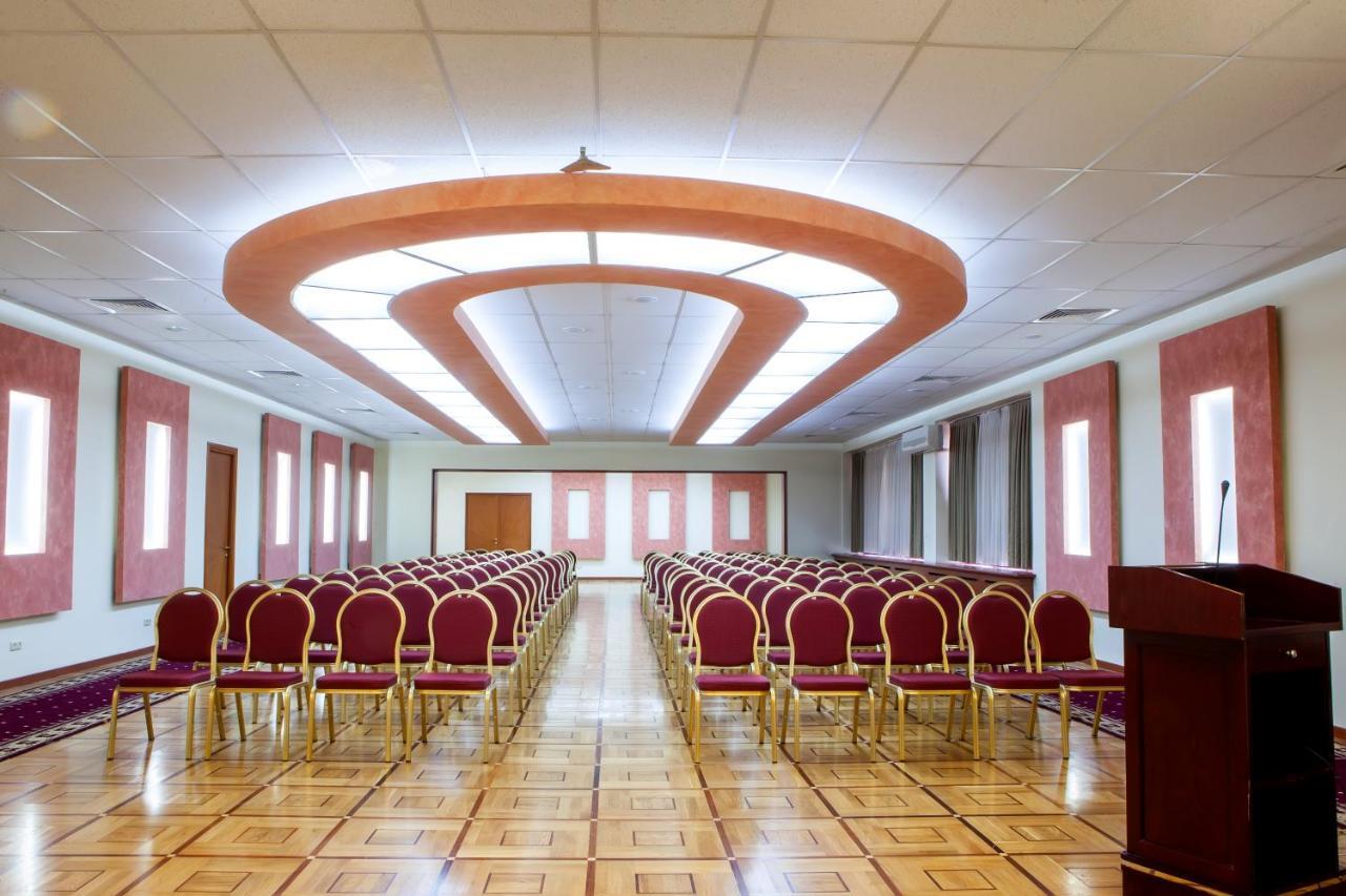 President Hotel By Hrazdan Hotel Cjsc Jereván Kültér fotó